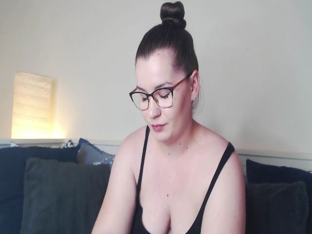 Live sex webcam photo for EveGoddes #254177386