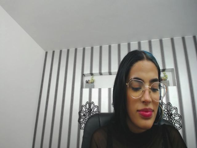 Live sex webcam photo for Charlotte_LW #262375266