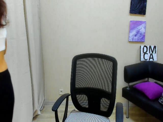 Live sex webcam photo for LoreinKis #263658048