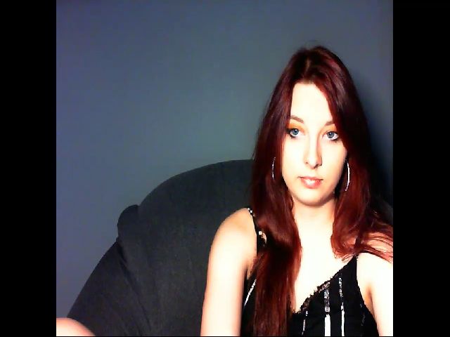 Live sex webcam photo for VirginLuna18 #253449609