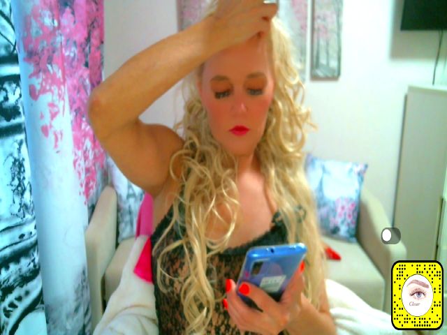 Live sex webcam photo for ChristiRoses #263180042