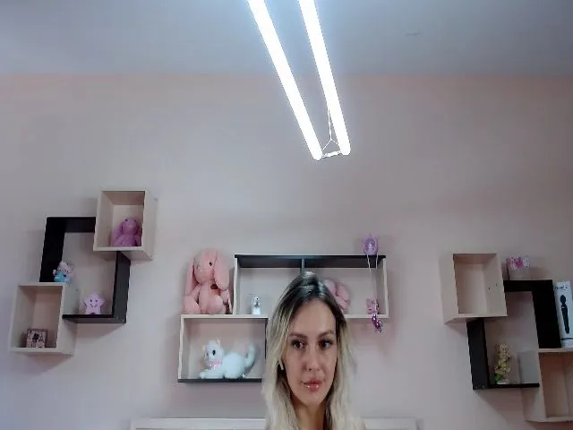 Live sex webcam photo for Sexxxylook #252377026