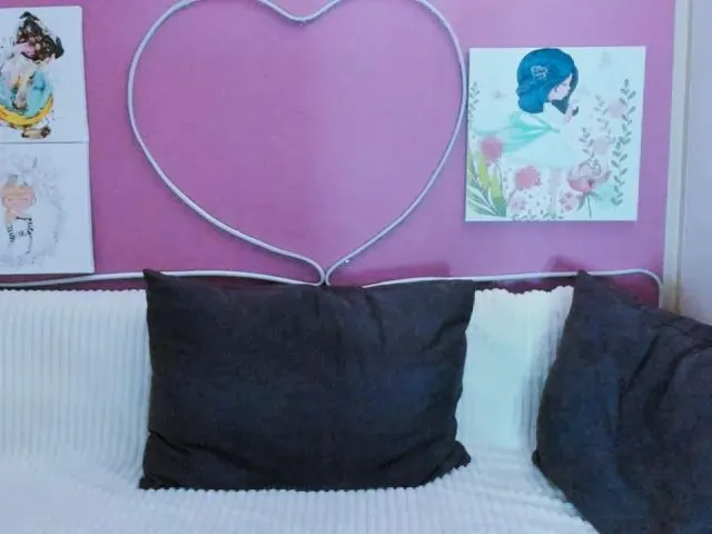 Live sex webcam photo for Lilly_Shine #260525527