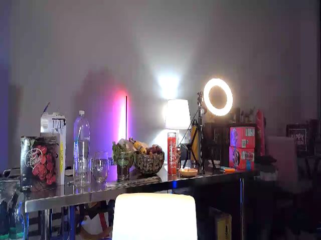 Live sex webcam photo for Strawberrrri1 #254031816