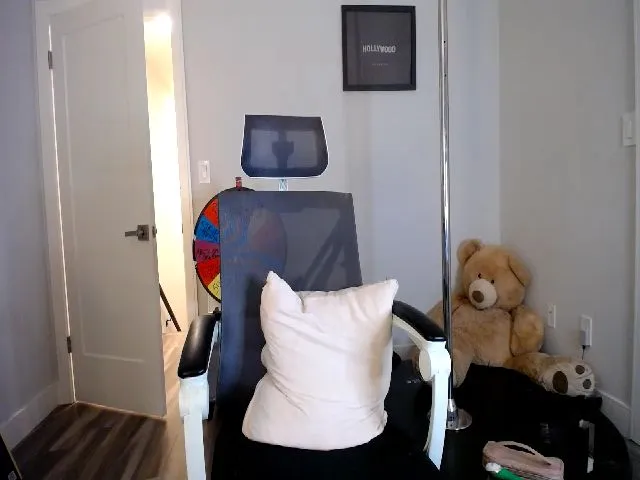 Live sex webcam photo for MissBaileyBae #256162684