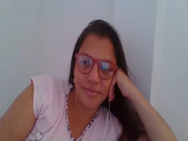 Live sex webcam photo for SweetLola01 #254181142