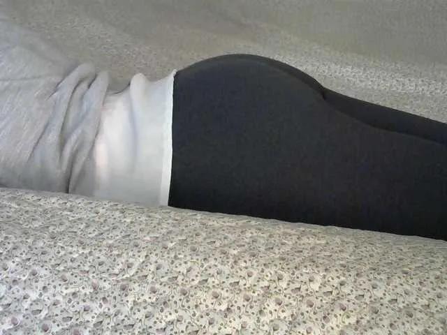 Live sex webcam photo for liZAAAZ #241378960