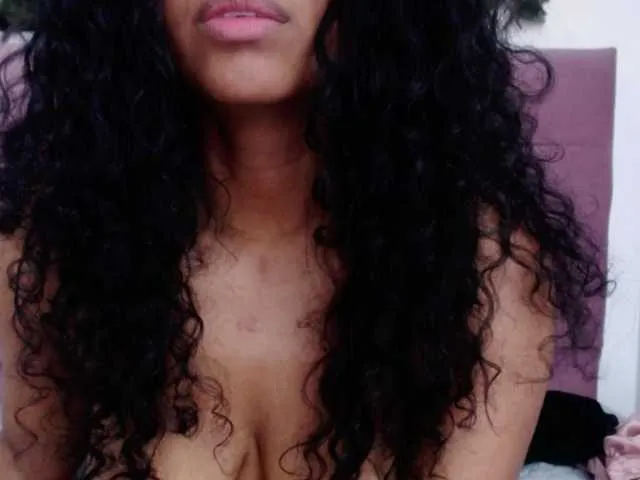 Live sex webcam photo for Ellie-Alves #254867735