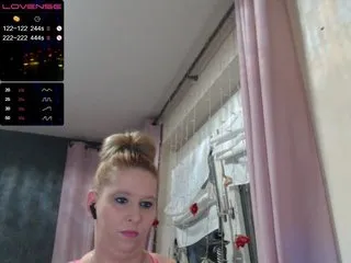 Live sex webcam photo for Mrs-Luder #287956040