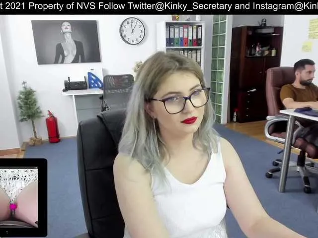 Live sex webcam photo for KinkyOffice #248215160