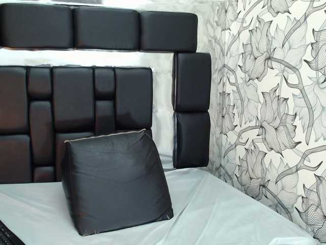 Live sex webcam photo for LilyStone #257393129