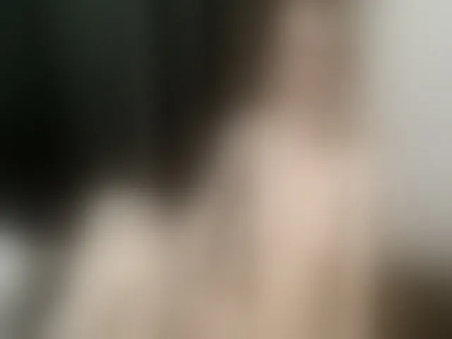 Live sex webcam photo for Arianaskysexx #252301099
