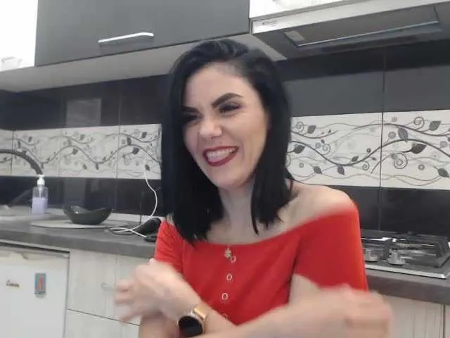 Live sex webcam photo for Evelyn7 #240899961