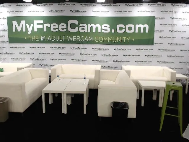 Live sex webcam photo for Itsivyblue #255179675