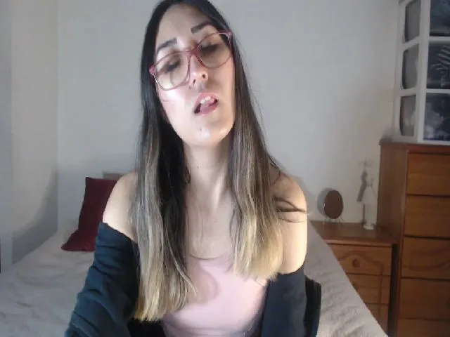 Live sex webcam photo for Ninimoon #255608081