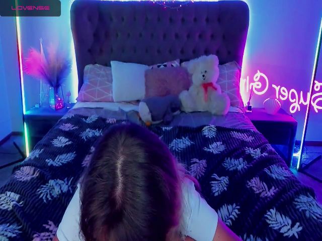 Live sex webcam photo for WhiteFoxi #256089656