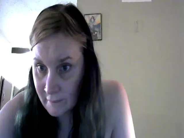 Live sex webcam photo for Hotmodel1984 #255843625