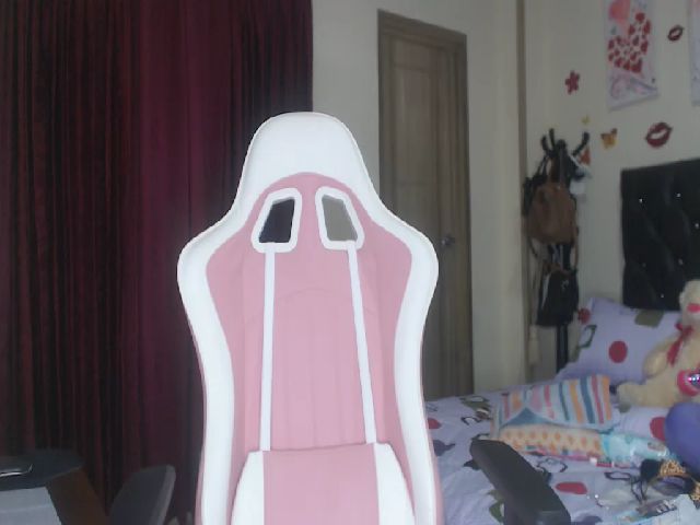 Live sex webcam photo for MIA_LOVE24 #261089643