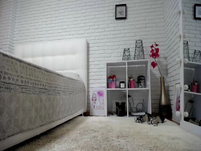 Live sex webcam photo for Malina_XXX #257524503