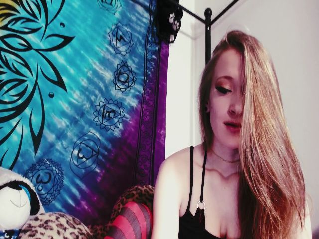 Live sex webcam photo for H3llok1tty #253708057