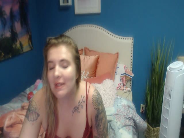 Live sex webcam photo for SnowWhiteXxxx #257812768