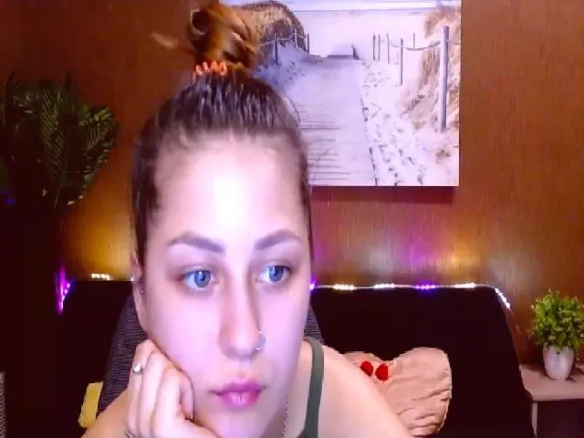 Live sex webcam photo for MsDream_ #254550030