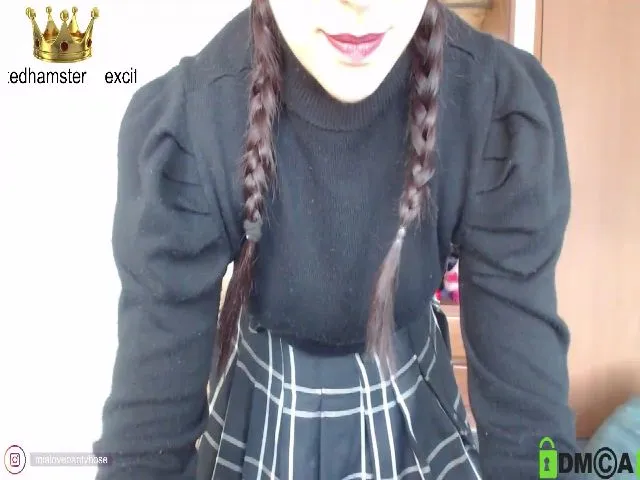 Live sex webcam photo for Miahot21 #259405137