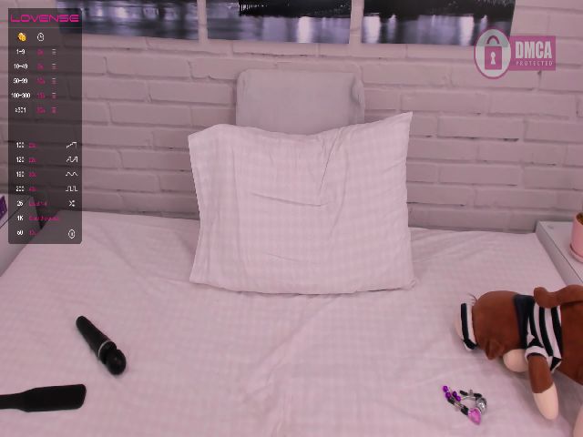 Live sex webcam photo for Anna_stars #256947156