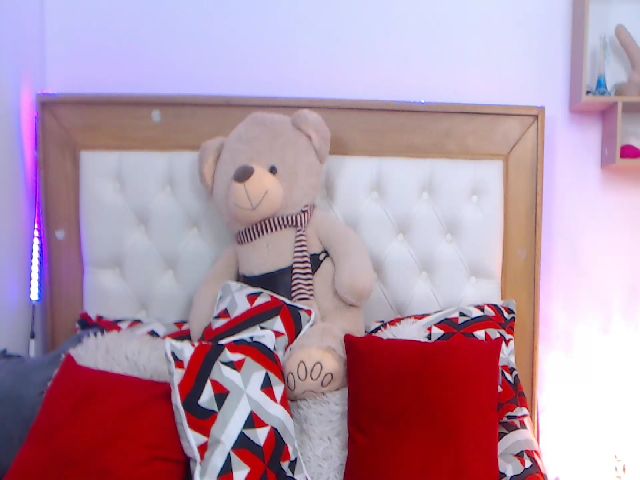 Live sex webcam photo for Samay_Walker #260381576