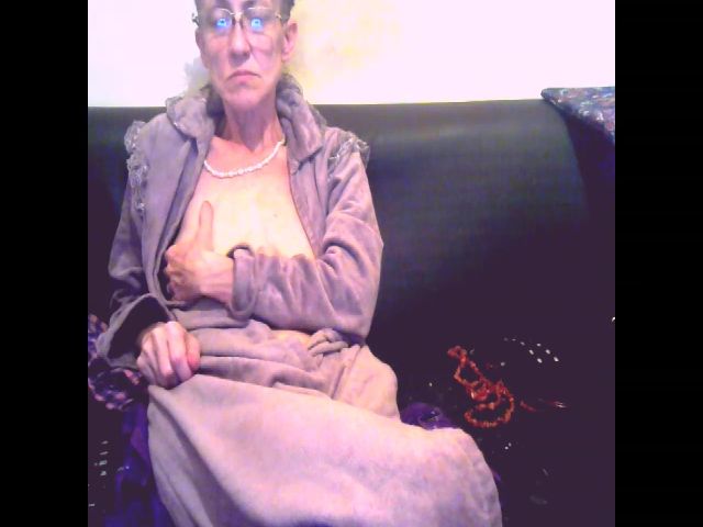 Live sex webcam photo for Sexygeny #264204501