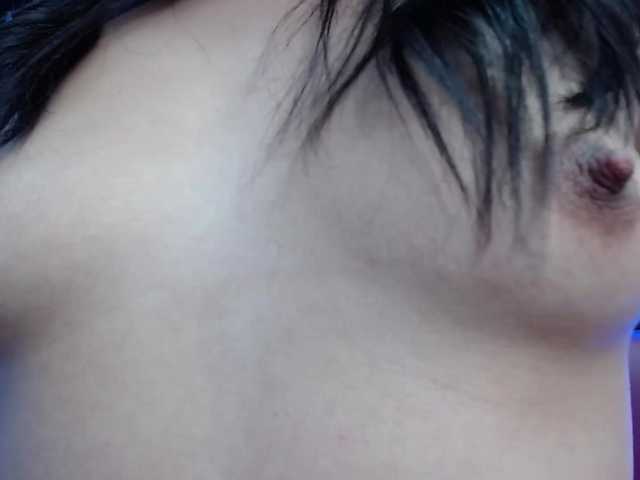 Live sex webcam photo for Sweet-Kitty1 #257878358