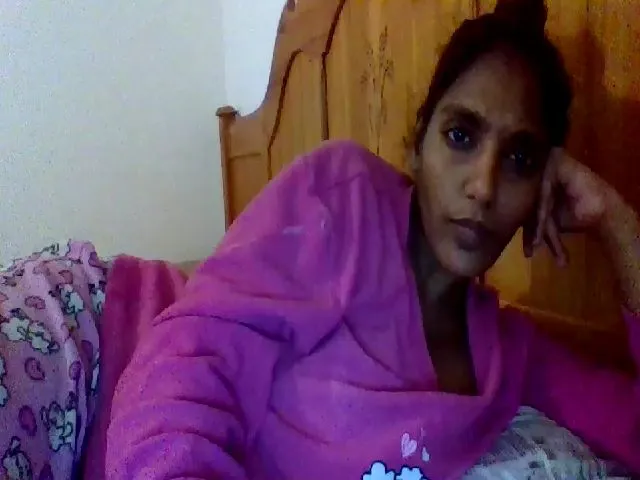 Live sex webcam photo for IndianvixxenX #259367782