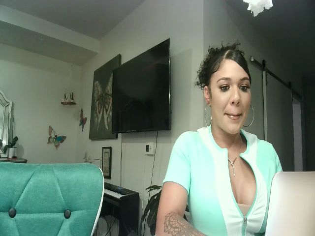 Live sex webcam photo for RileyxRoyce #261835594