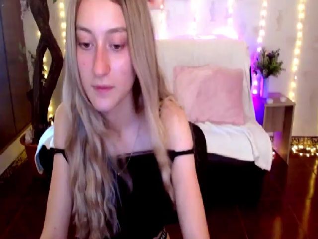 Live sex webcam photo for LinaRum__ #254050760