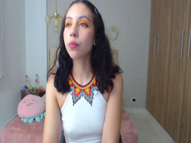 Live sex webcam photo for Emily_evans18 #256132938