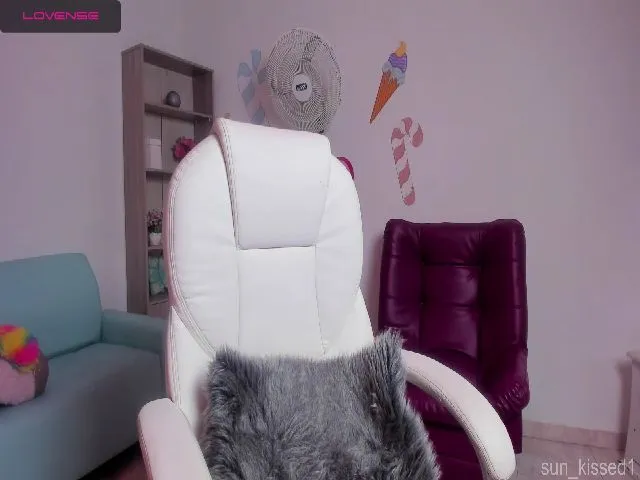 Live sex webcam photo for Sun_kissed1 #252770836