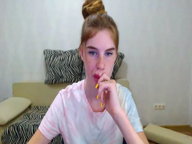 Live sex webcam photo for Vesnyshka #256492242