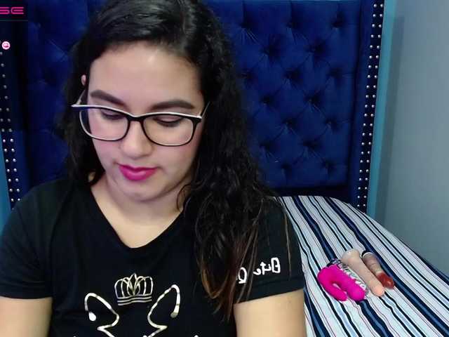 Live sex webcam photo for AnnieBellerou #241255957