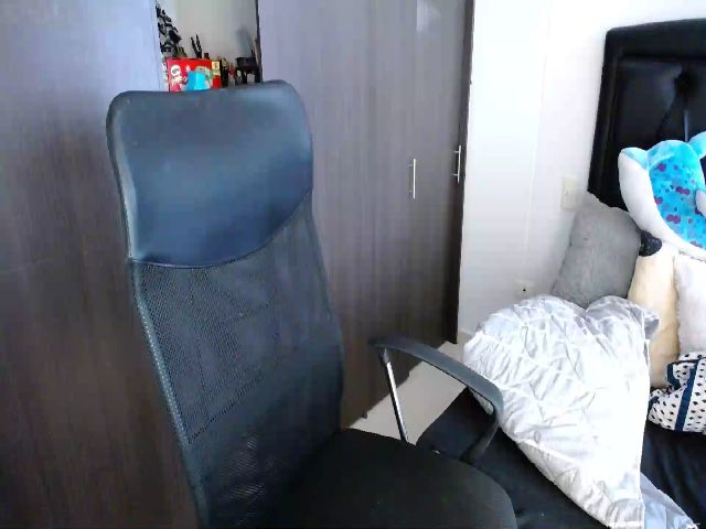 Live sex webcam photo for Valen_giraldo #258324917