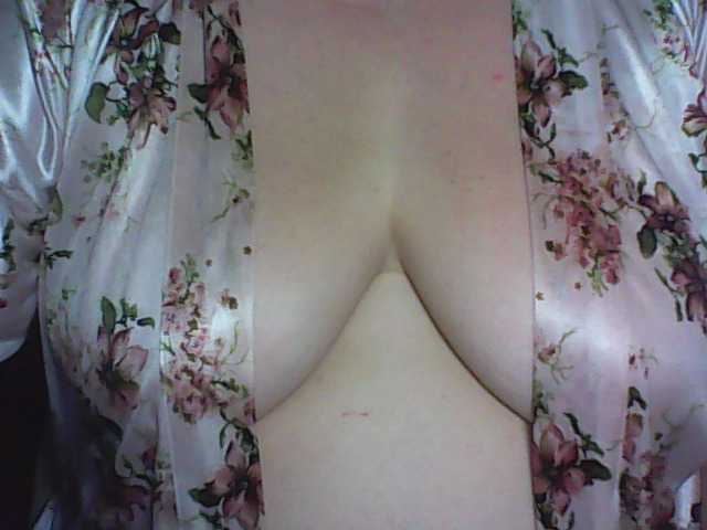 Live sex webcam photo for -WINNI-PUX- #240986816