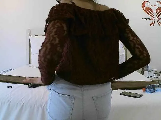 Live sex webcam photo for DirtySnowball #241189568