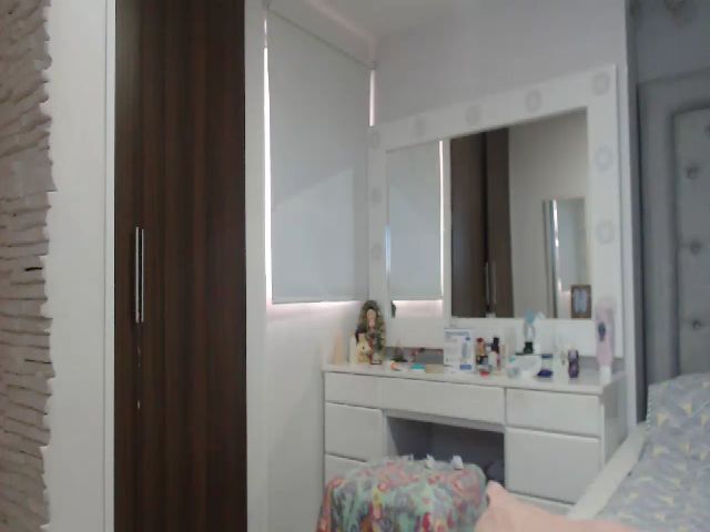 Live sex webcam photo for Anny_Paradise #259301203