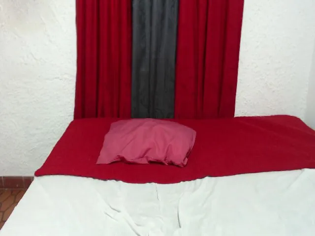 Live sex webcam photo for ElizaClint #262280985