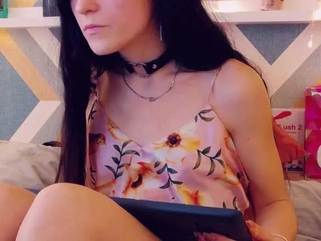 Live sex webcam photo for KariNeal #241047856
