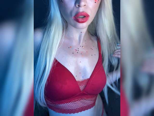 Live sex webcam photo for AlisaVoxy #247594239