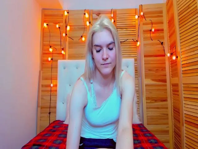 Live sex webcam photo for MarliTes #252698512
