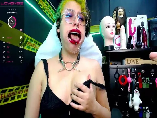 Live sex webcam photo for Rubi_slave #261260649