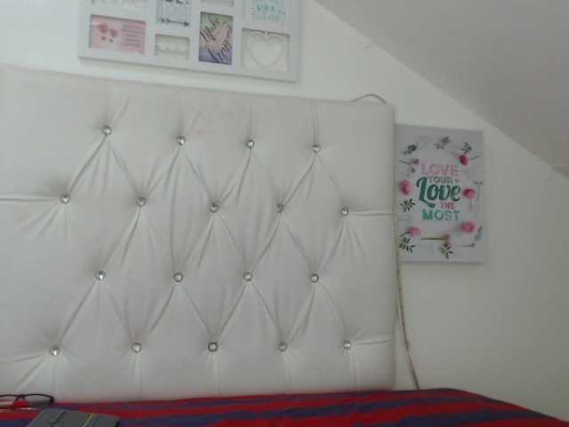 Live sex webcam photo for JulietaMilf #254644756