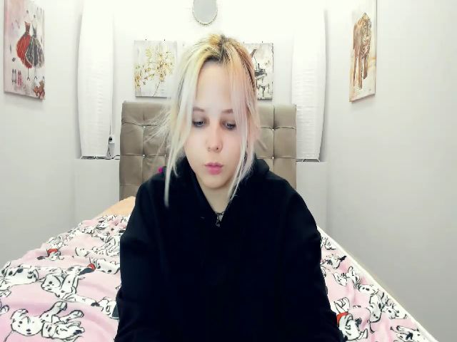 Live sex webcam photo for Helokit #261310739