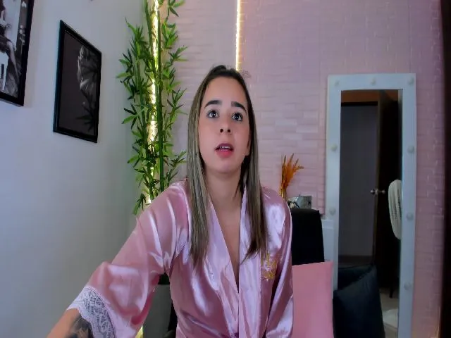 Live sex webcam photo for Lorenwillians #255995554